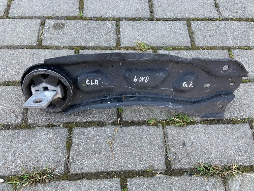 Tagumine ülemine õõtshoob A2463500406