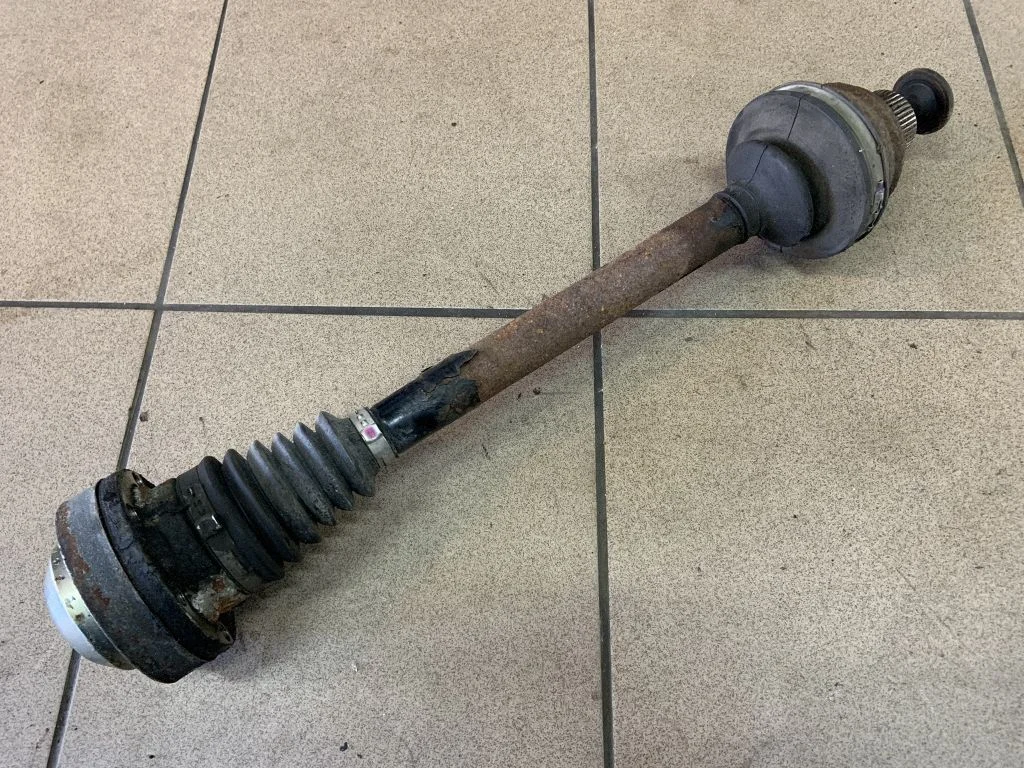 Rear driveshaft 8K0501203L