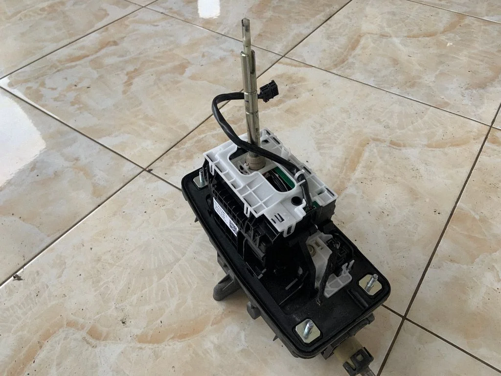 Gear selector mechanism 4G1713041L