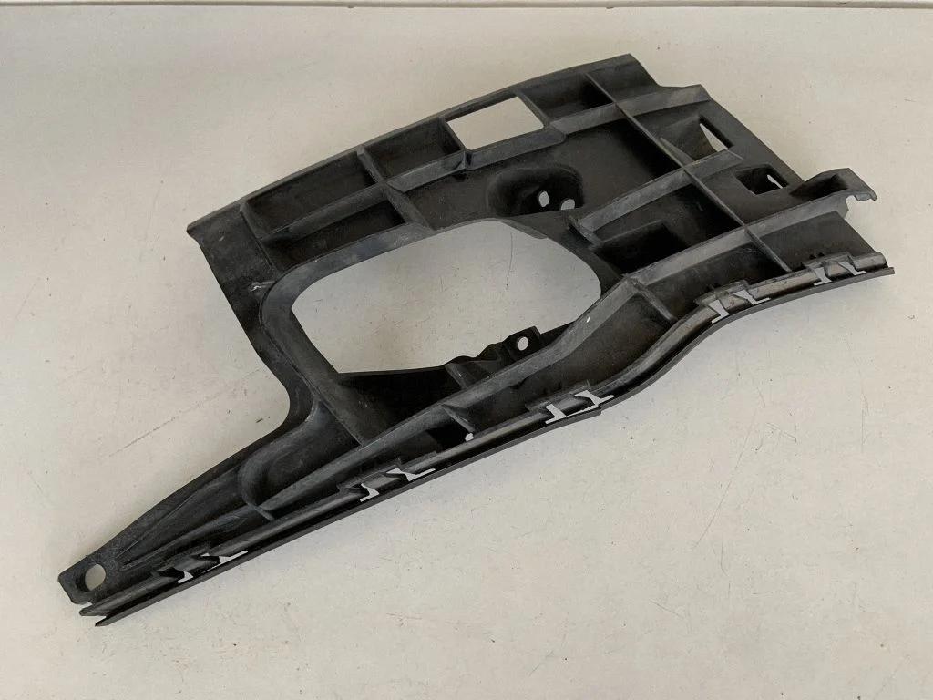 Esistange kinnitusklamber – Audi A7 S7 4G (2011-2017)