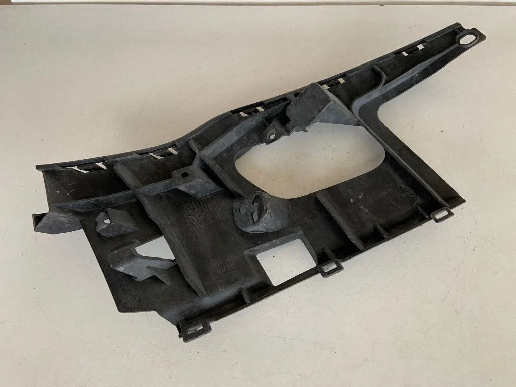 Esistange kinnitusklamber – Audi A7 S7 4G (2011-2017)