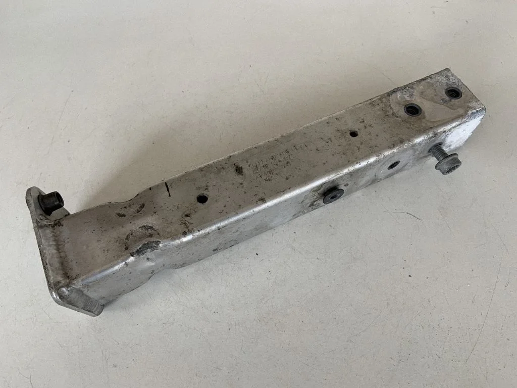 Wspornik zderzaka przedniego – Audi A8 S8 D4 4H (2010-2016)