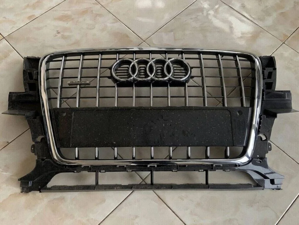 Front bumper upper radiator grill 8R0853651B