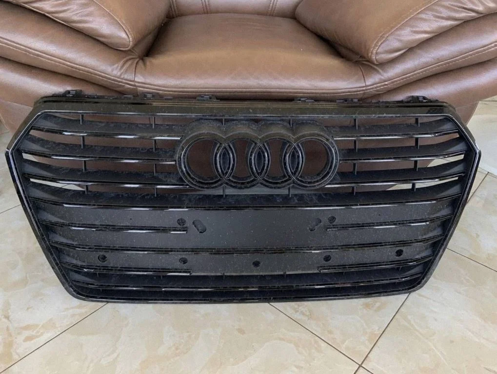 Atrapa górna (grill) 4G8853651G