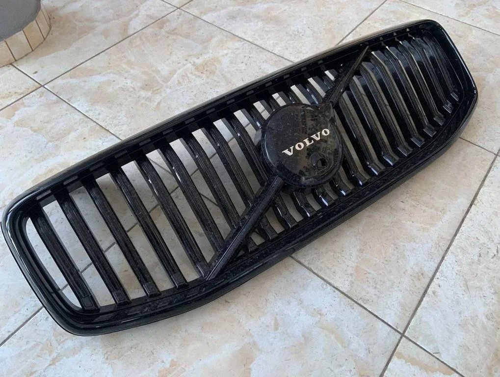 Atrapa górna (grill) – Volvo XC60 (2017-)