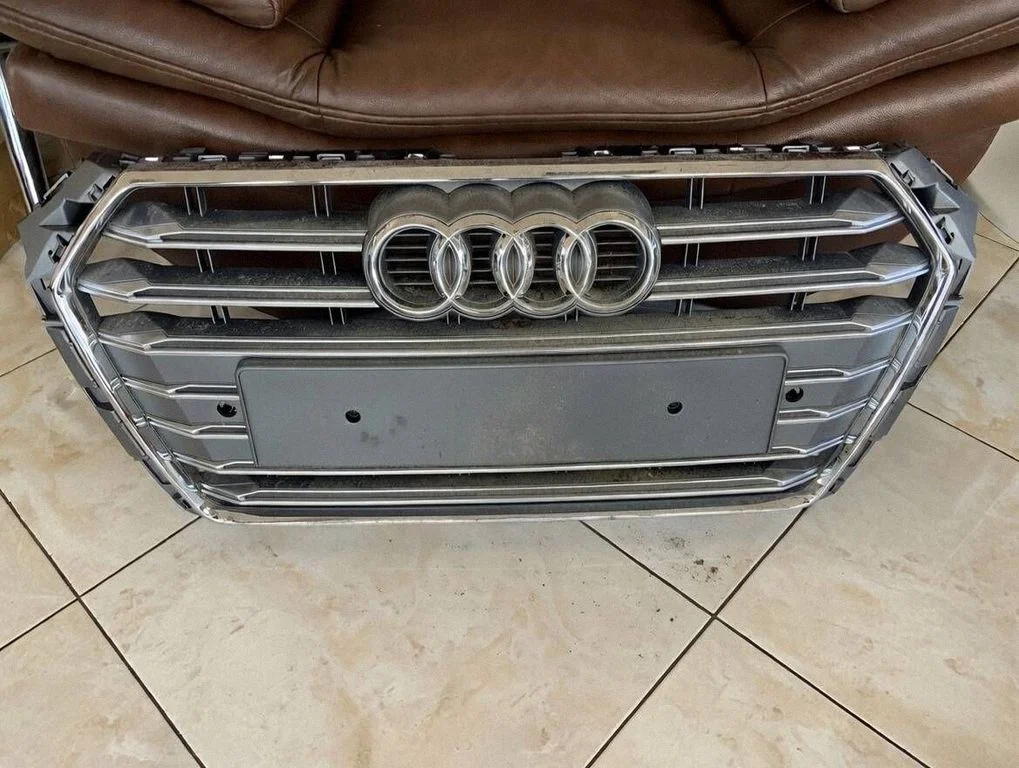 Esistange ülemine radiaatorivõre 8W0853651H