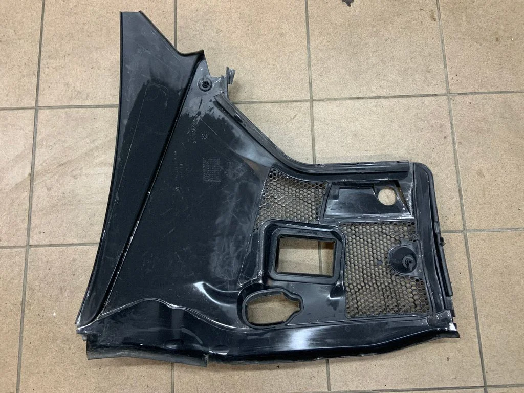 Wiper trim A2058309402
