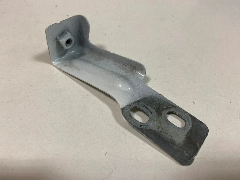 Poritiiva kinnitusklamber 80A821434A