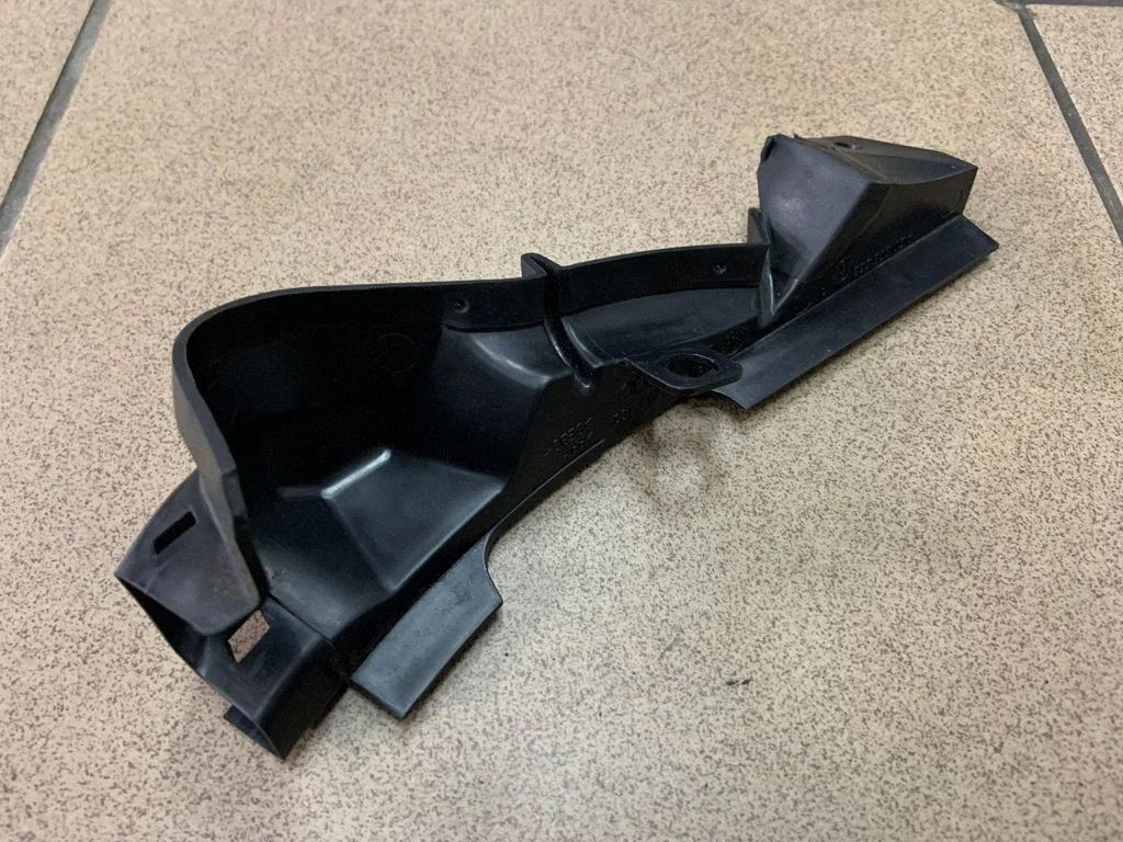 Fender mounting bracket 4G0805233