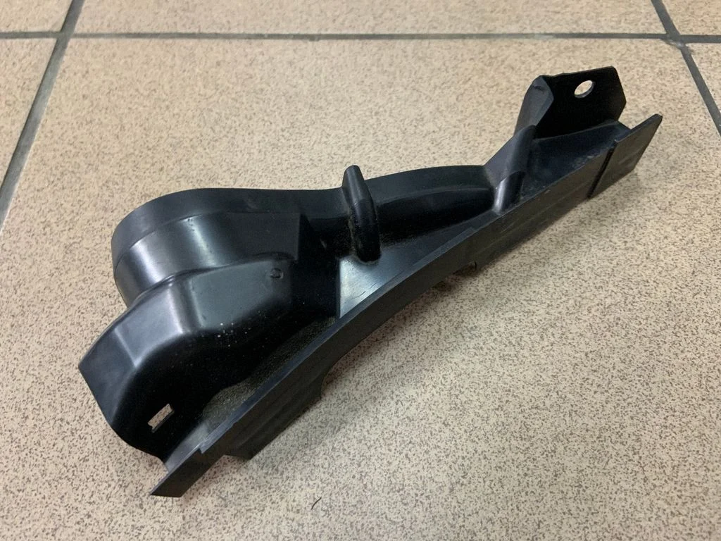 Fender mounting bracket 4G0805234