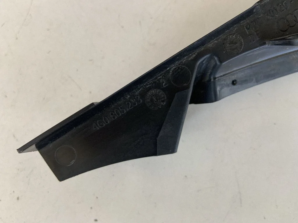 Fender mounting bracket 4G0805233A