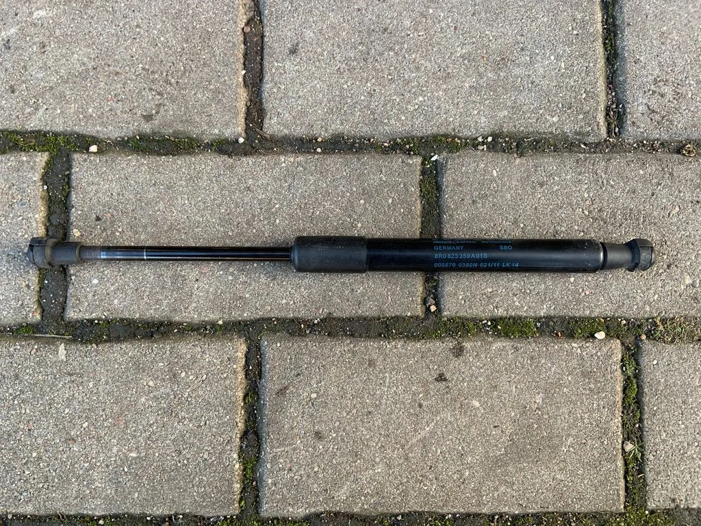 Front bonnet/hood damper/strut – Audi Q5 SQ5 8R (2008-2017)