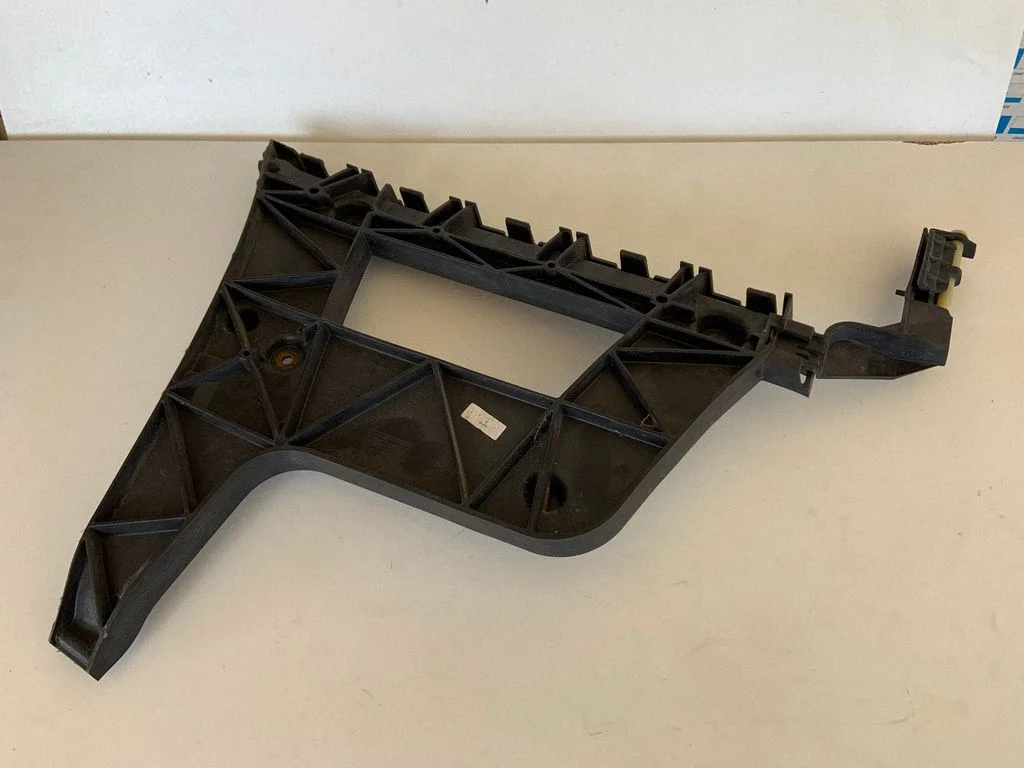 Galinis laikiklis bamperio