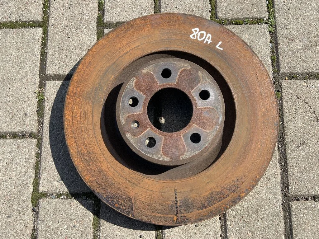 Priekšējais bremžu disks – priekšējā kreisā