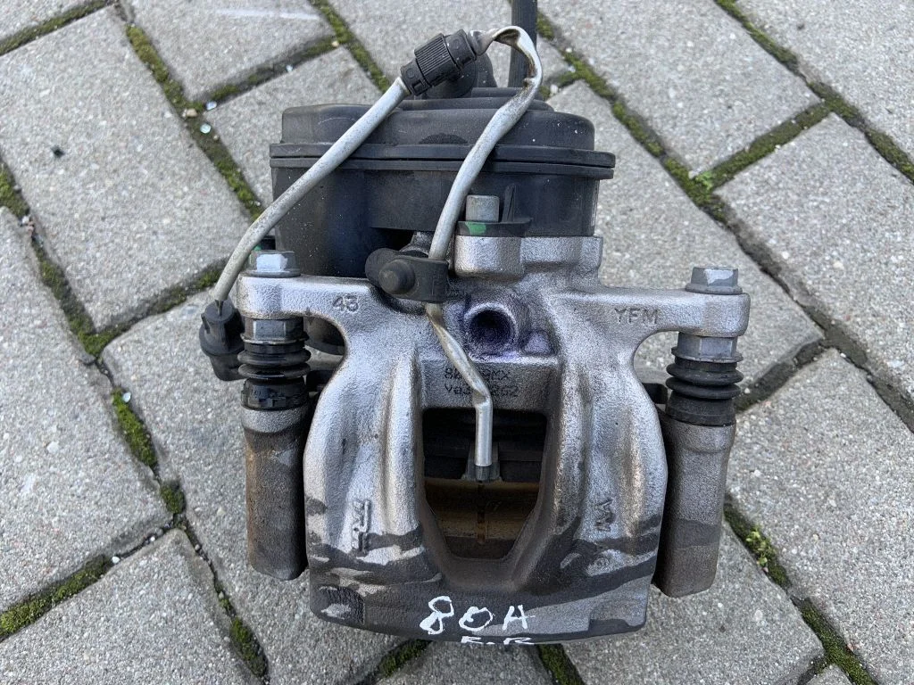 Aizmugurējais bremžu suports 80A615406