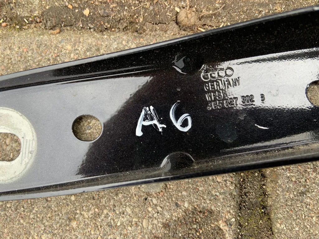 Tailgate/trunk/boot hinge 4G5827302B