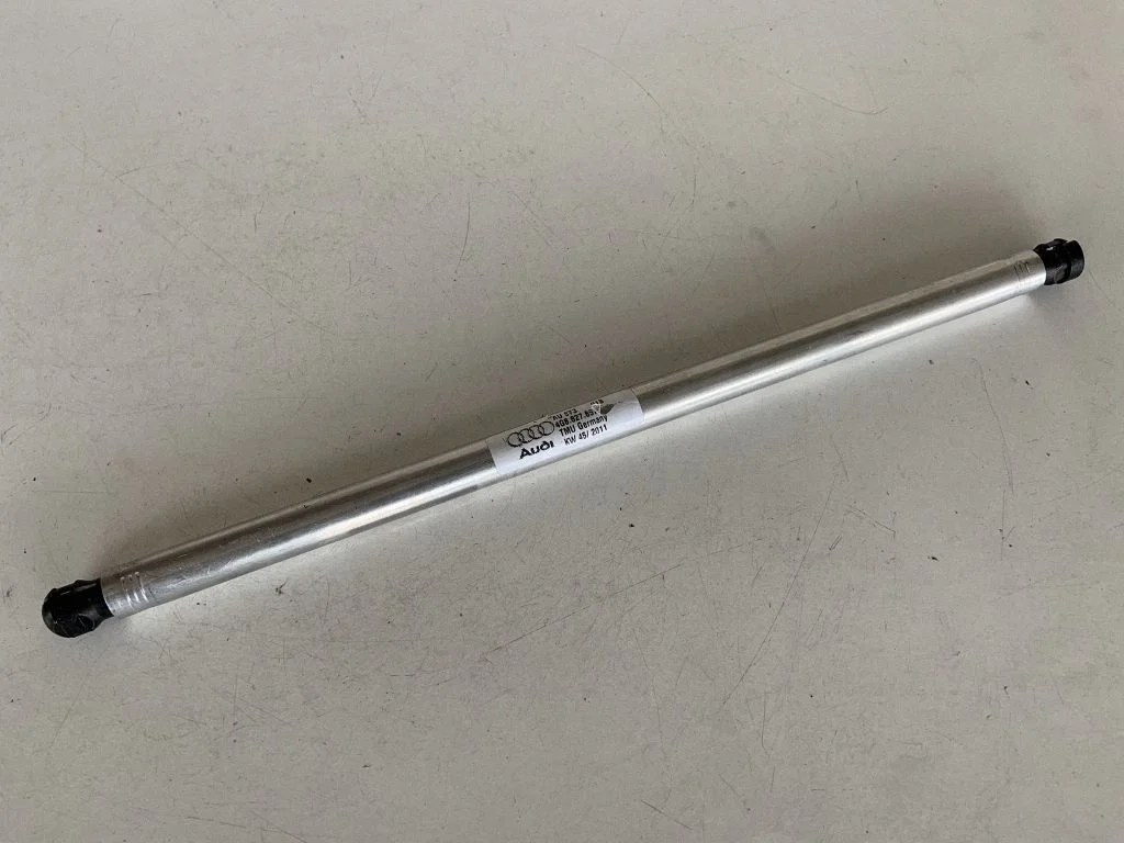 Aizmugurējā vāka amortizators 4G8827857S
