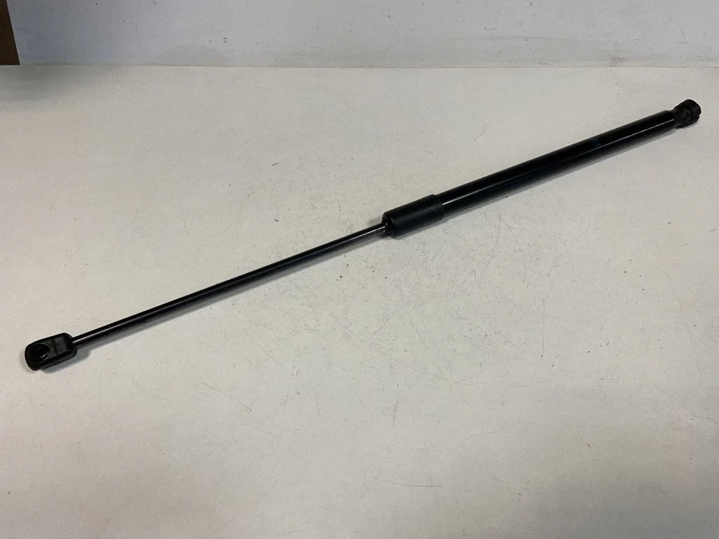 Aizmugurējā vāka amortizators 4M0827552A