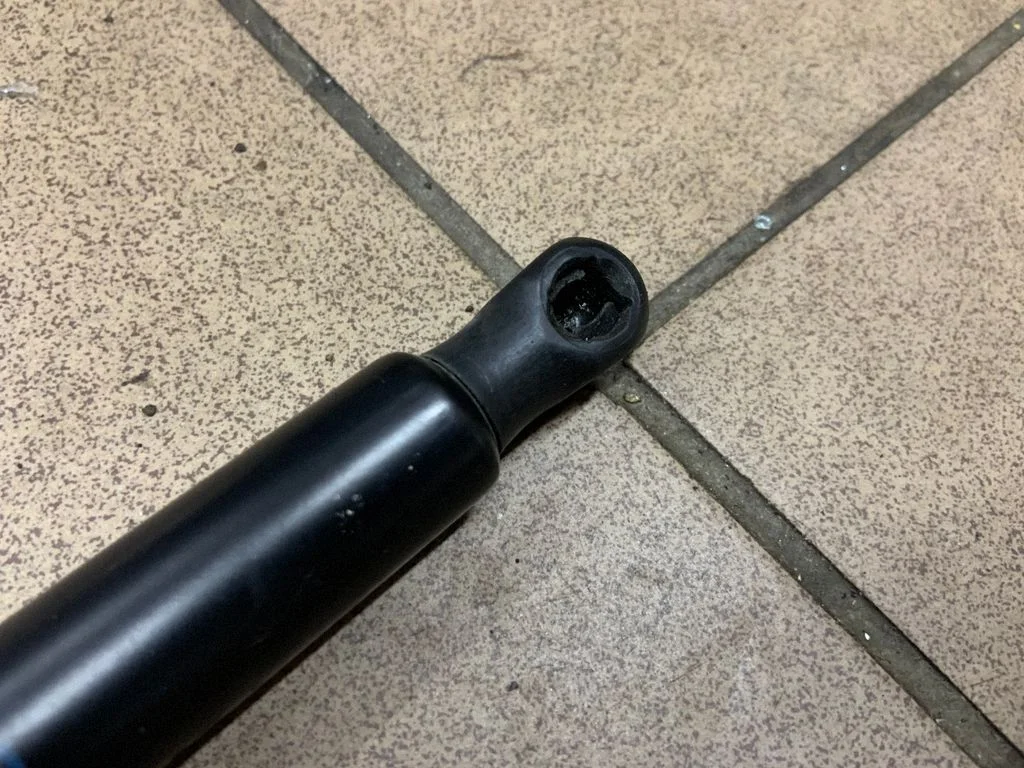 Tailgate/trunk strut/damper FT4BR406A10AD