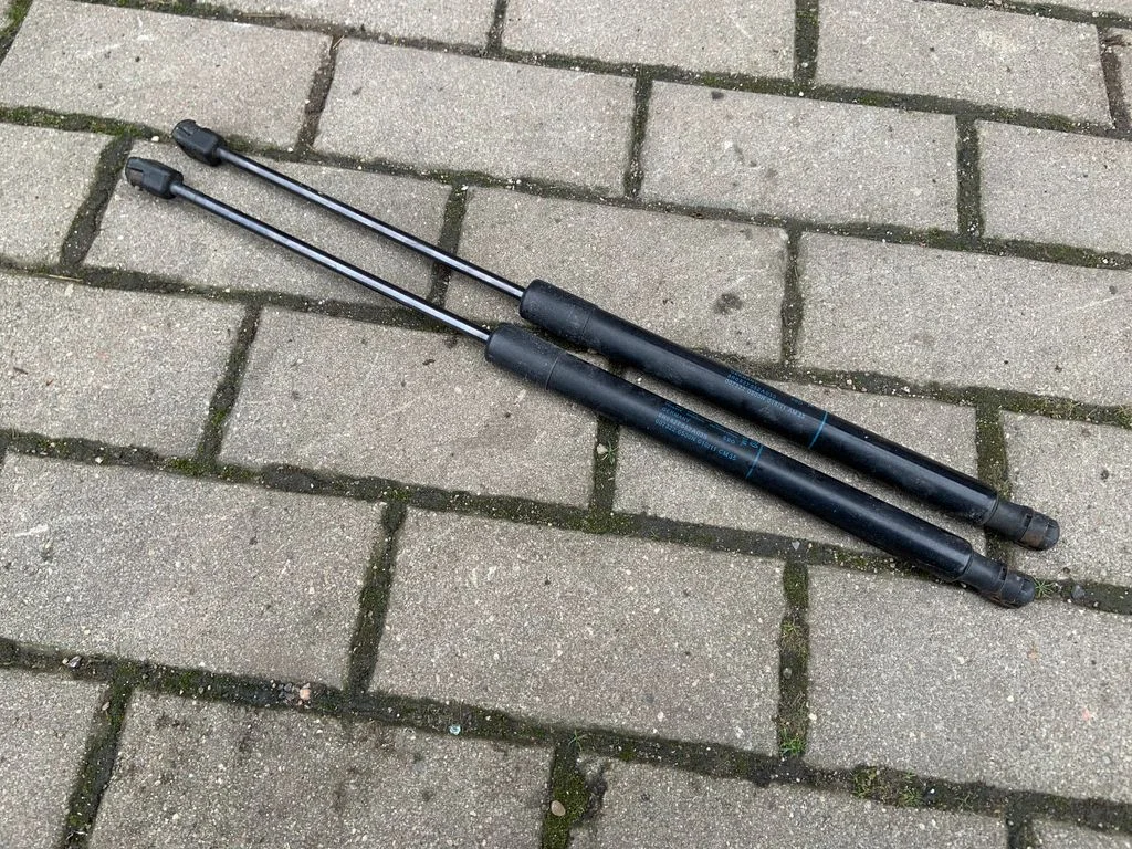 Tailgate/trunk strut/damper 8R0827552A