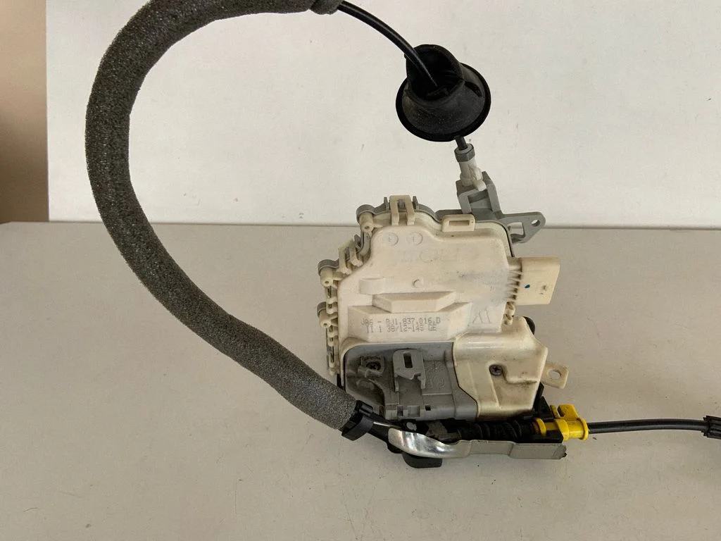 Front door lock 8J1837016D