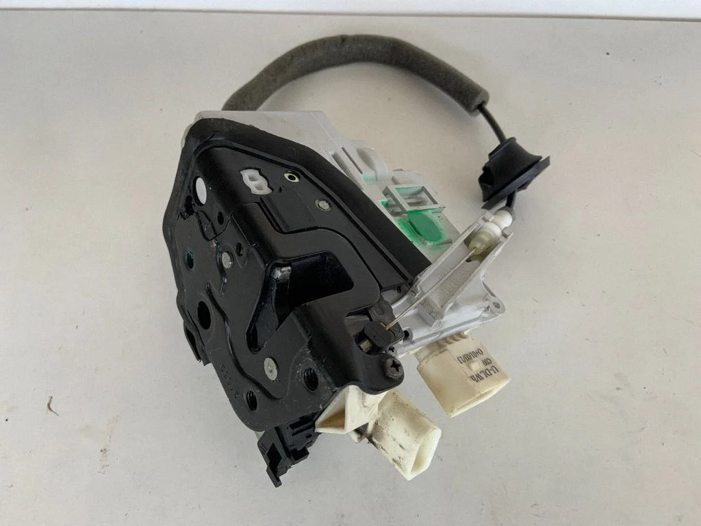 Front door lock 4G1837015A