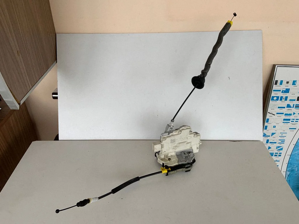 Tagaukse lukk 4G0839015A