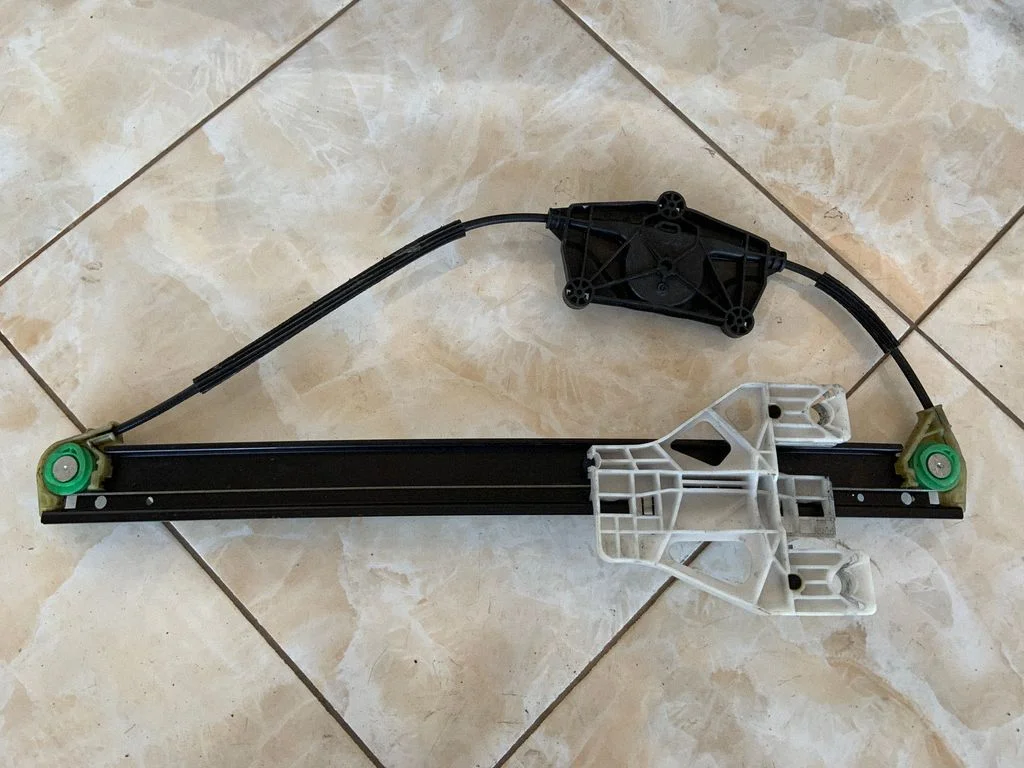 Galinio el. lango pakėlimo mechanizmas be varikliuko