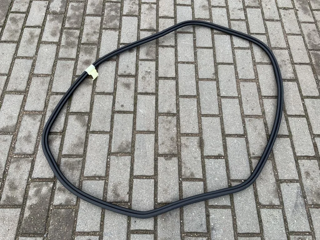 Uszczelka drzwi tylnych (na karoserii) 8R0833721F