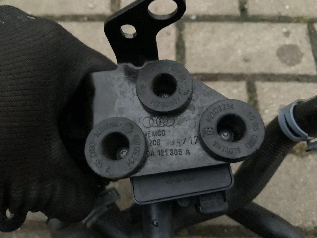 Elektriskais cirkulācijas sūknītis 06H121601N