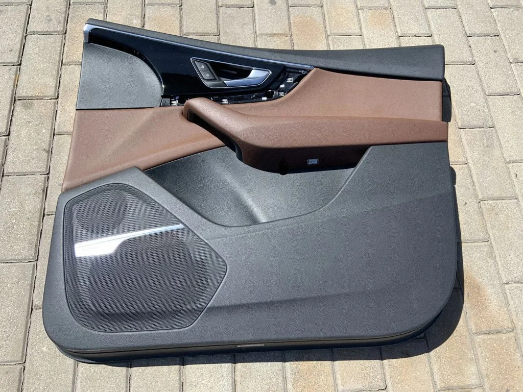 Front door card panel trim 4M1867106E