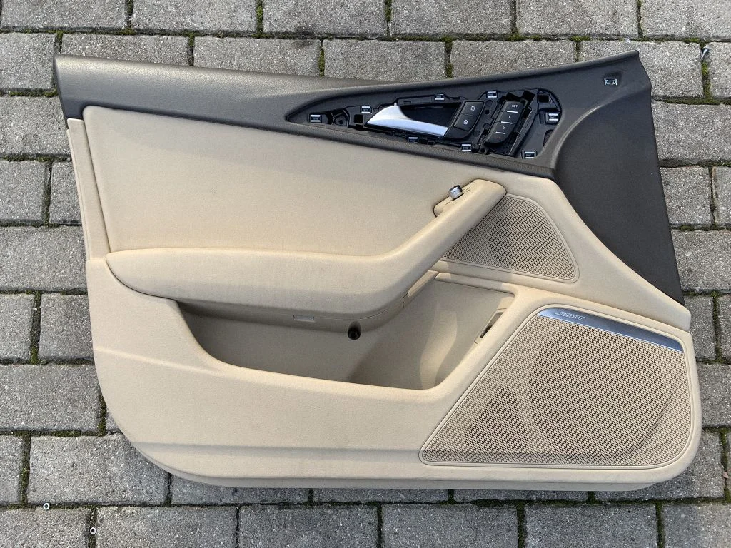 Front door card panel trim 4G1867105