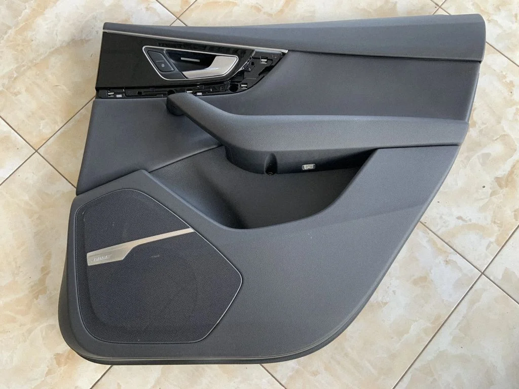 Tagumiste uste sisevooder – Audi Q7 4M (2015-)