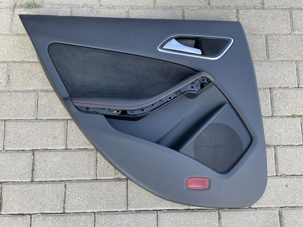 Tagumiste uste sisevooder – Mercedes-Benz CLA-klass C117 X117 W117 (2013-2019)
