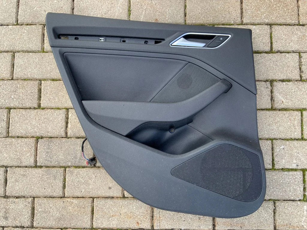 Rear door card panel trim 8V5867305