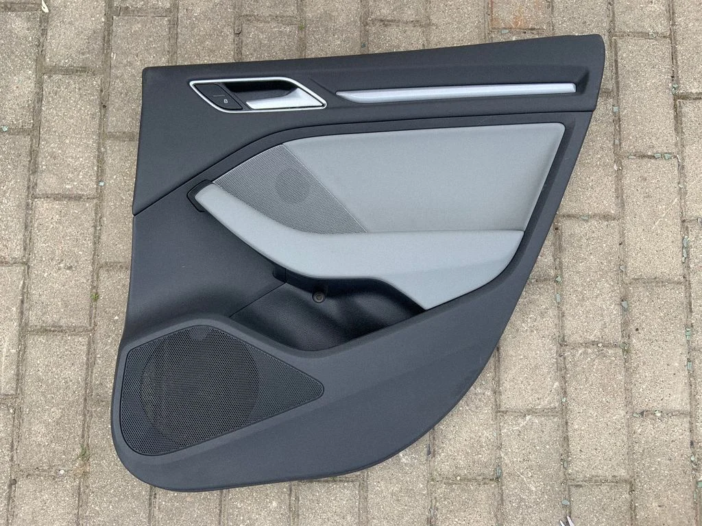 Rear door card panel trim 8V5867306