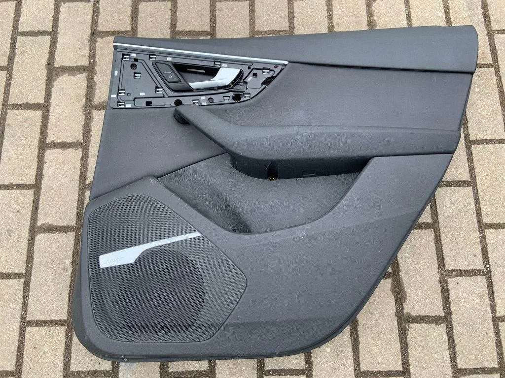 Aizmugurējo durvju apšuvums 4M0863981