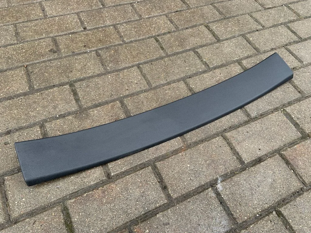 Kita bagažinės apdailos detalė