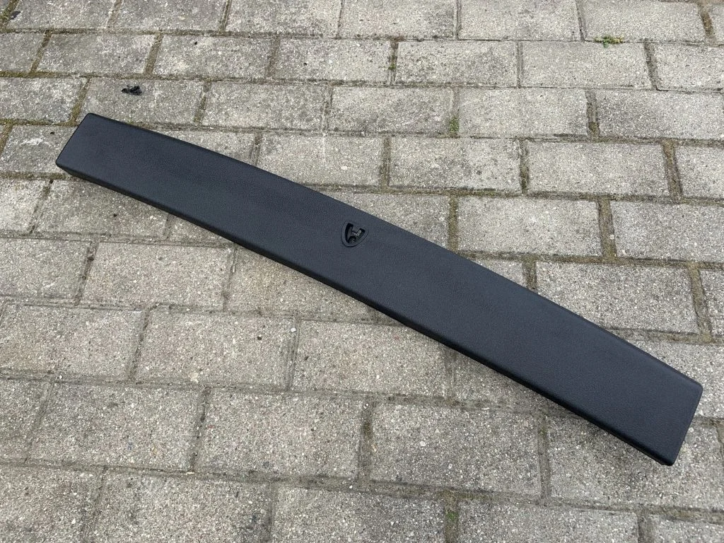 Kita bagažinės apdailos detalė