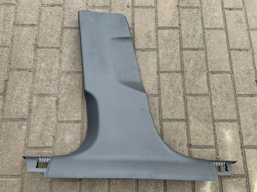 (B) piilari kate (alumine) 8W0867239A