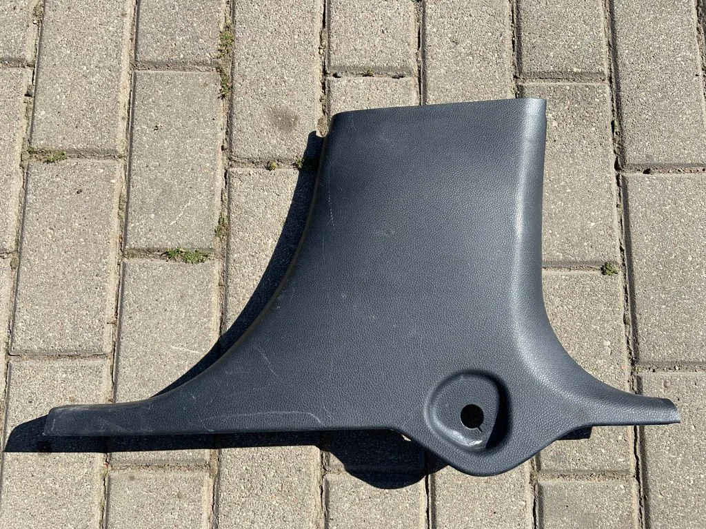 (B) piilari kate (alumine) – Mercedes-Benz CLA-klass C117 X117 W117 (2013-2019)