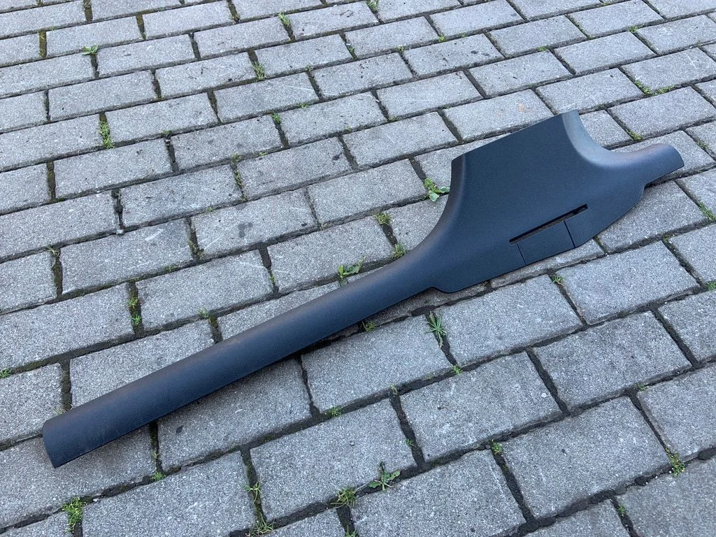 (B) piilari kate (alumine) – Audi A3 S3 8V (2013-2019)