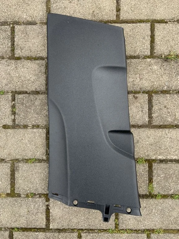 (B) piilari kate (alumine) – Audi A3 S3 8V (2013-2019)