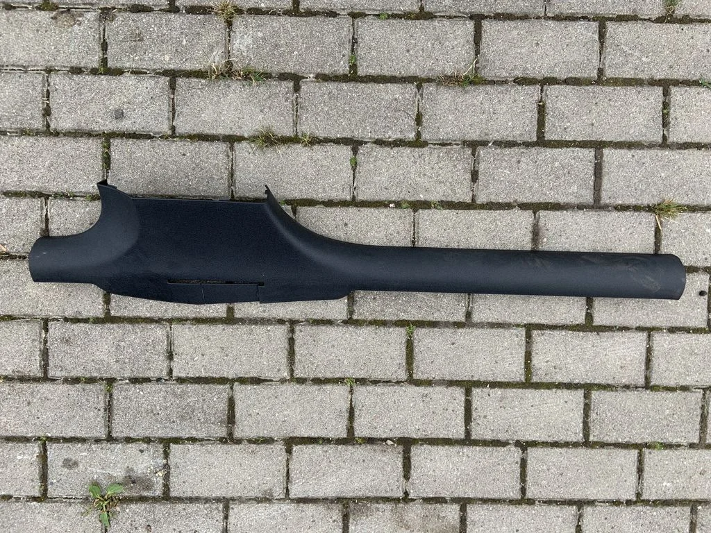 (B) piilari kate (alumine) – Audi A3 S3 8V (2013-2019)