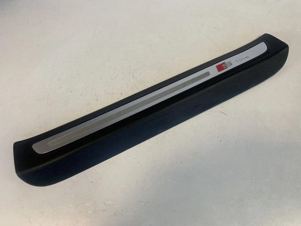 Rear sill trim cover – Audi Q7 4L (2005-2015)
