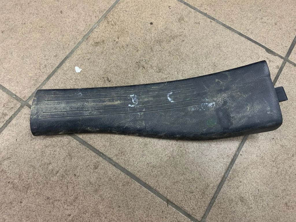 Rear sill trim cover A1766800374