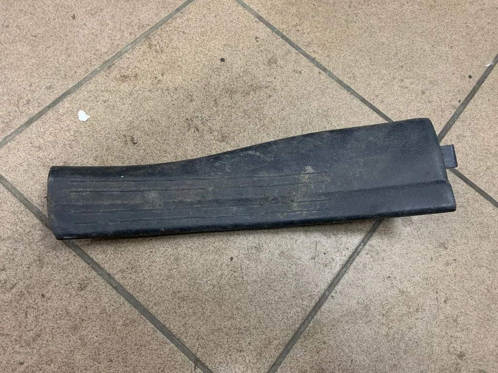 Rear sill trim cover A1766800274