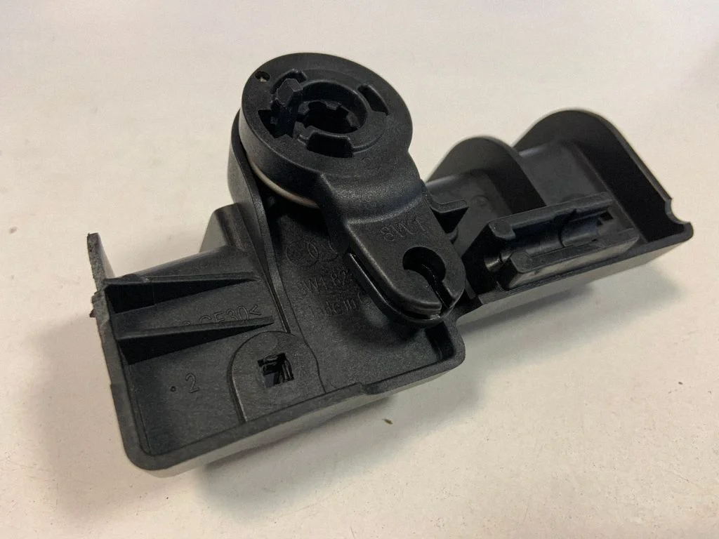 Engine bonnet (hood) release handle – Audi A5 (2016-2024)