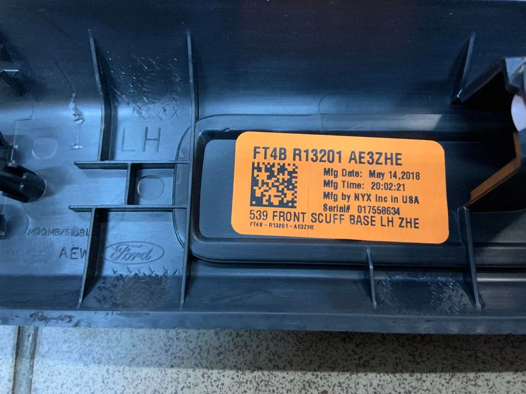 Priekinio slenksčio apdaila (vidinė)
