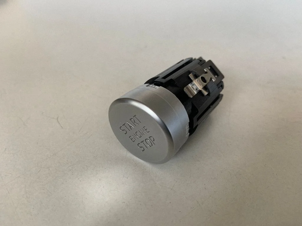 Automobilio užvedimo jungtukas